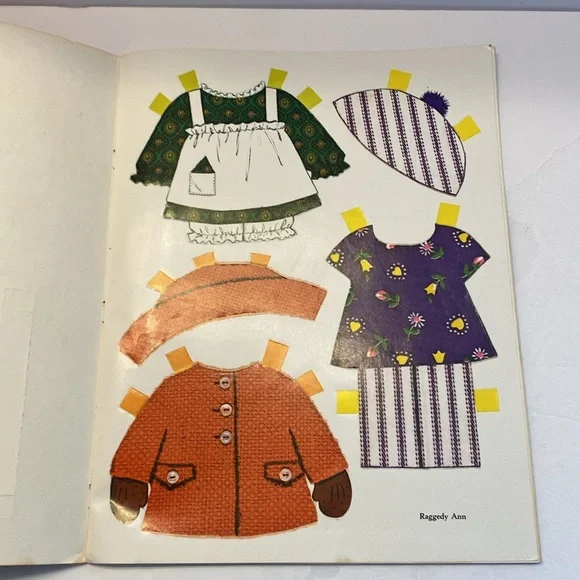 Vintage 1971 Raggedy Ann paper dolls, A Whitman book, press-out clothes, NEW! - Picture 8 of 12